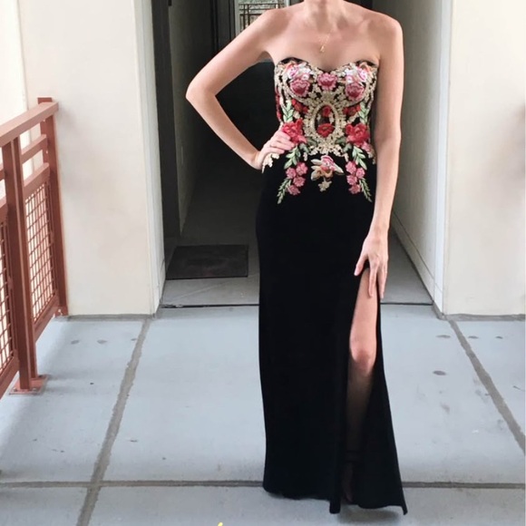 David’s Bridal Velvet Black Floral Strapless Dress Size 9/10 - Picture 1 of 7